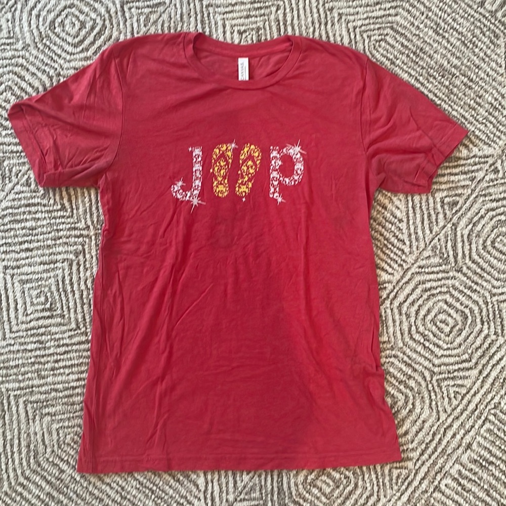 Women’s Jeep T-Shirt. Size Medium. Red.